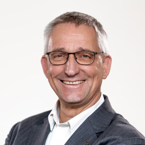 Portrait Dr.-Ing. Volker Franke bei HARTING Technologiegruppe